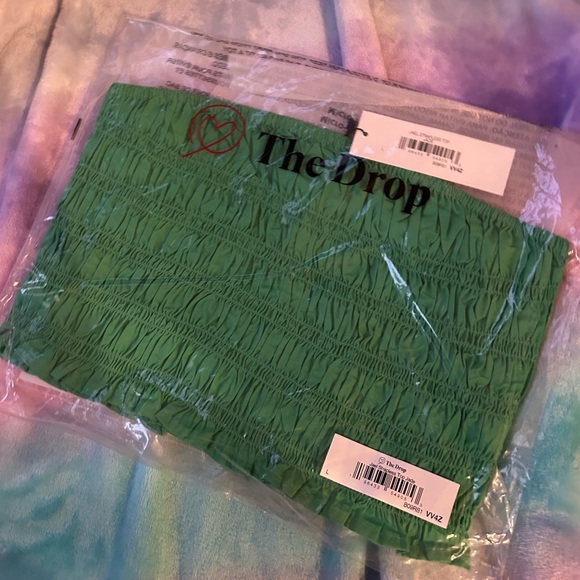 Green Ruched shirt - Picture 2 of 3